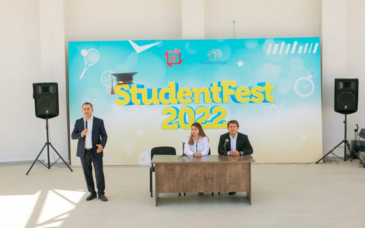 Elnur Nəsibov “StudentFest 2022” düşərgəsinin açılış mərasimində iştirak edib