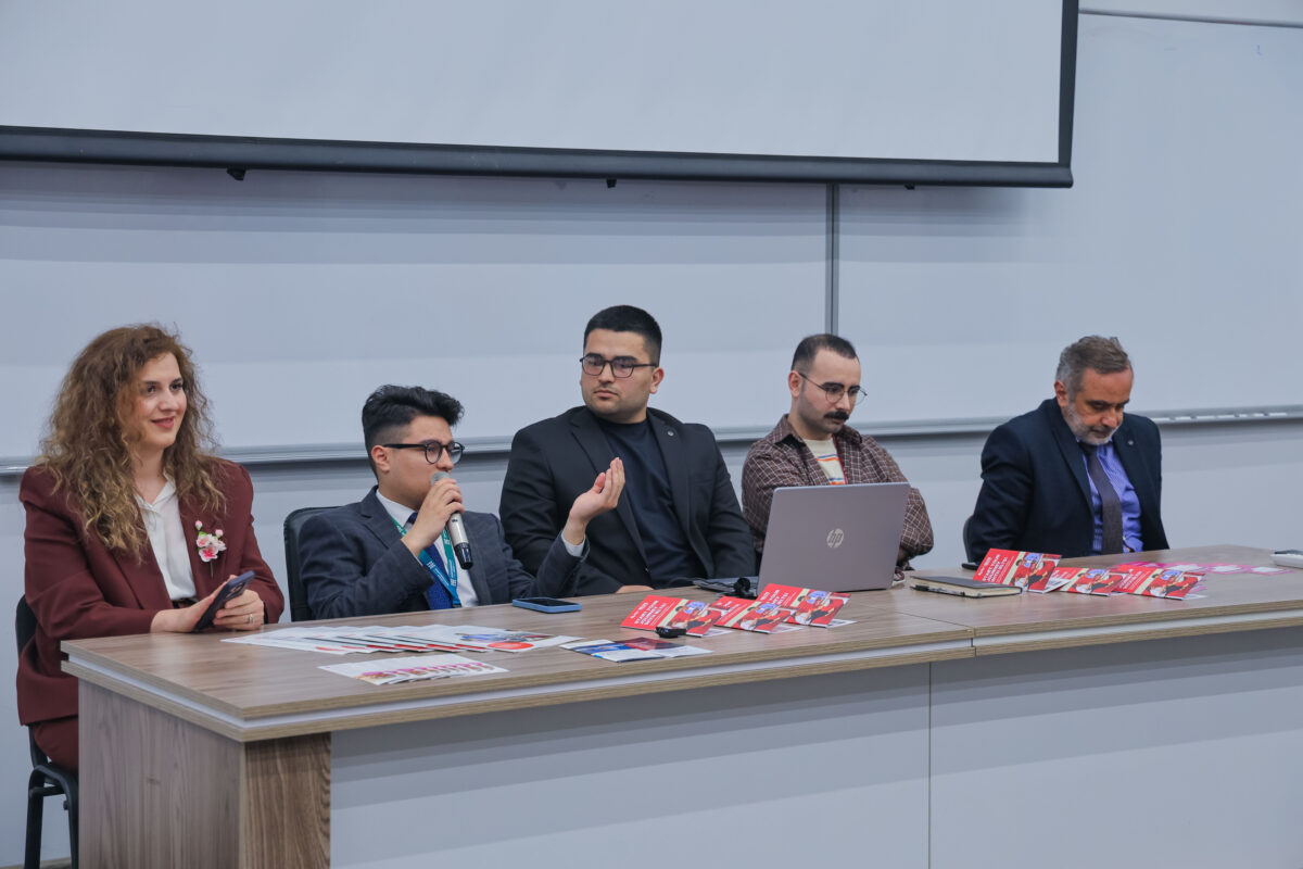 Azərbaycan-Fransız Universitetində TələbəPlus kartı ilə bağlı infosessiya keçirilib