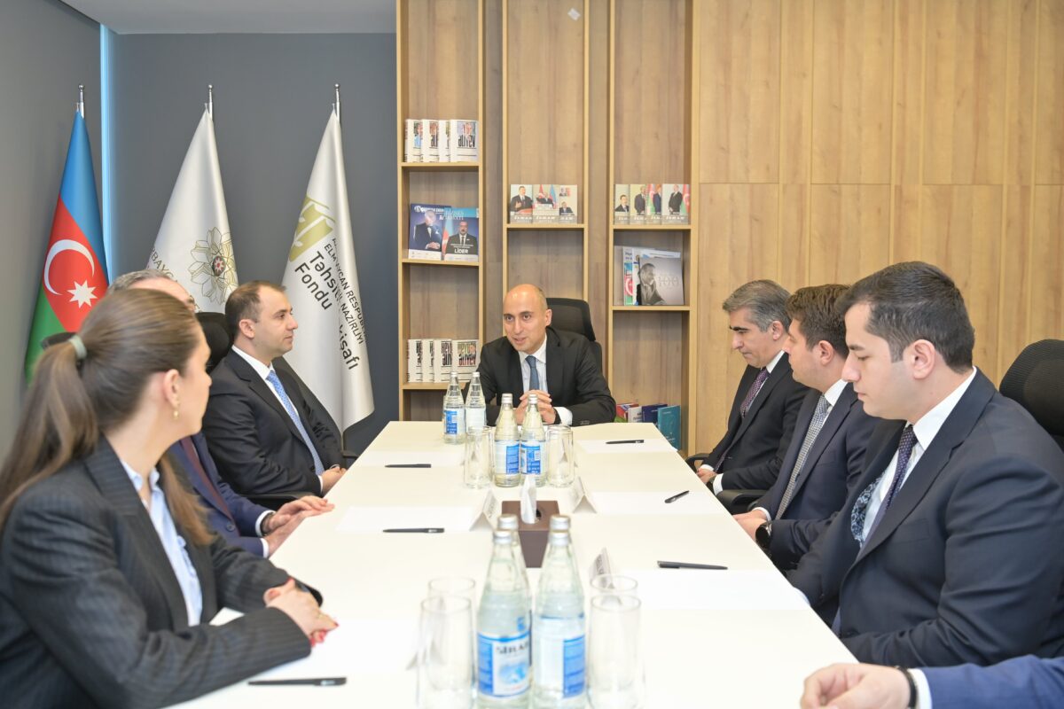 Təhsilin İnkişafı Fondunun yeni İdarə Heyətinin sədri Nicat Məmmədli kollektivə təqdim edilib