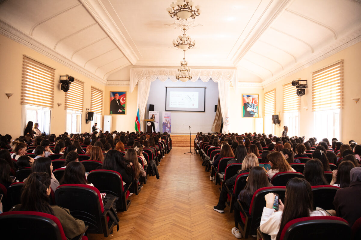 Azərbaycan Dillər Universitetində (ADU) TələbəPlus kartı ilə bağlı infosessiya keçirilib